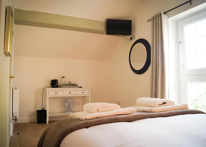 Lemon Tree Rooms - Newly Refurbished Coastal Stay